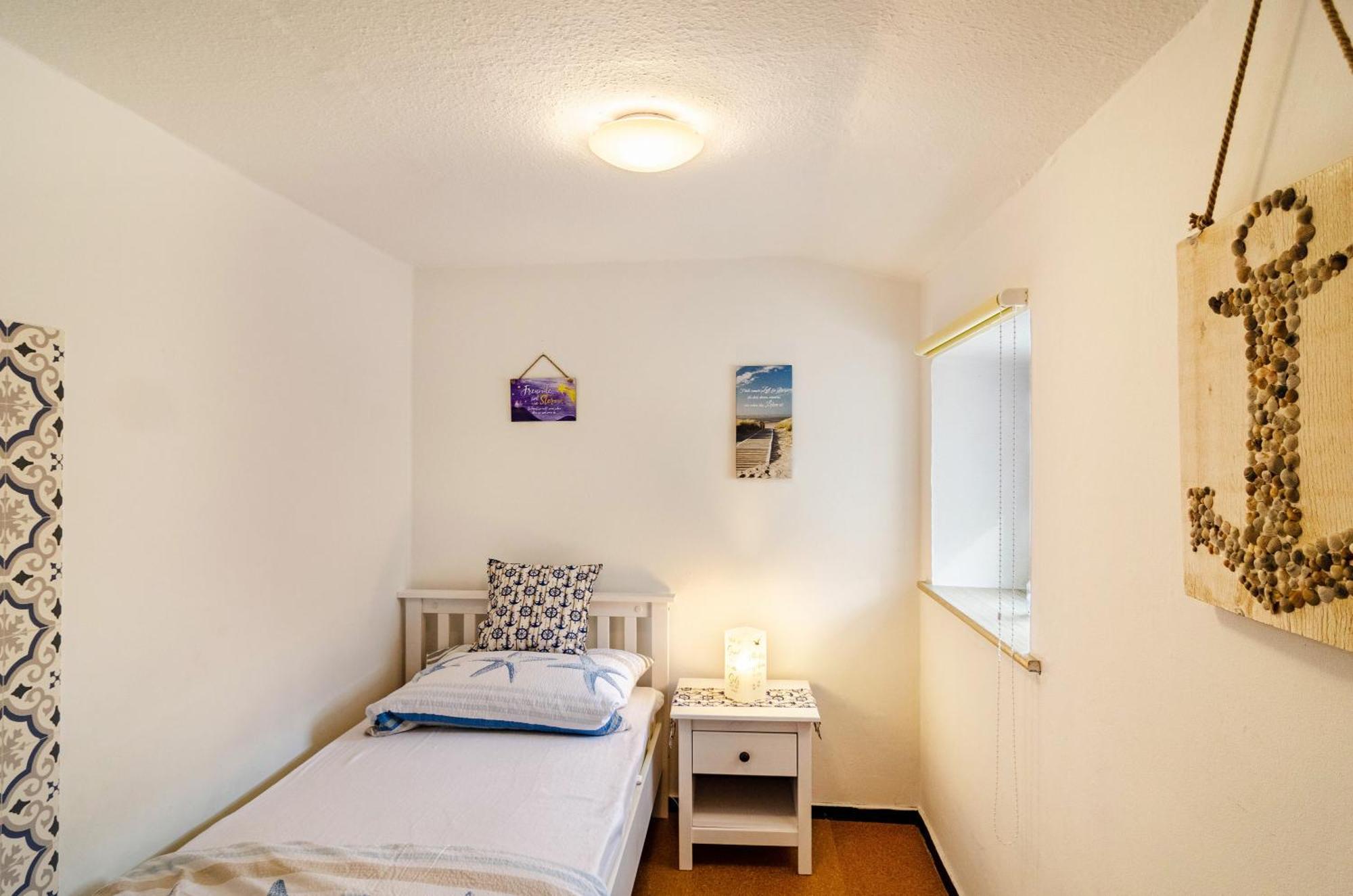 Ferienhaus Segelboot Krummhörn エクステリア 写真